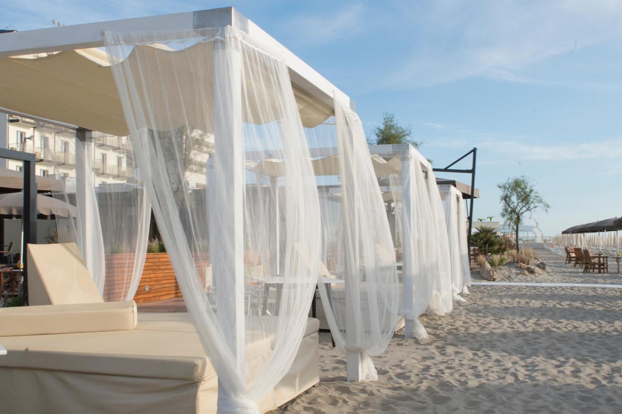 Hotel Majestic Milano Marittima Esterno foto