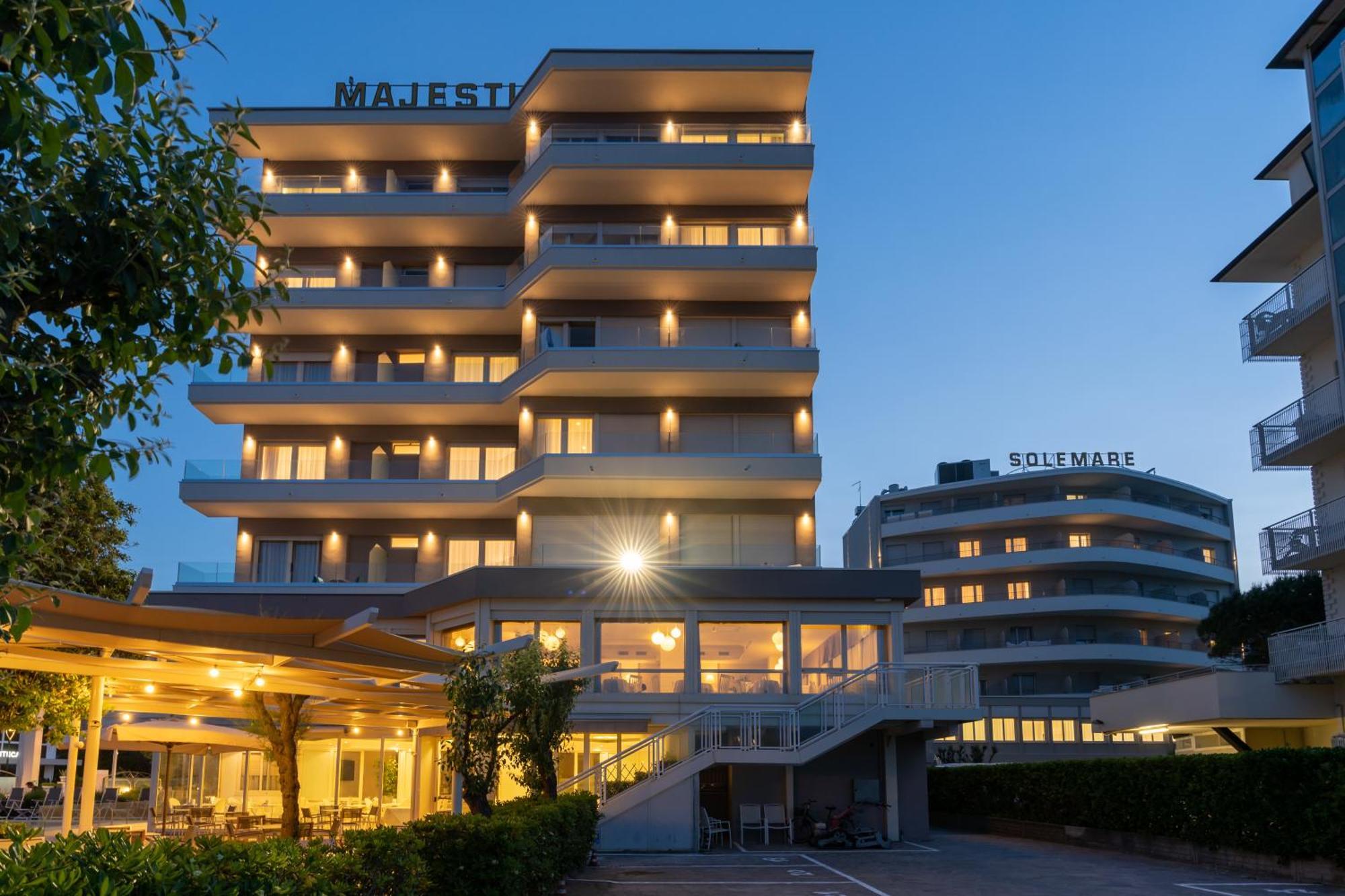 Hotel Majestic Milano Marittima Esterno foto