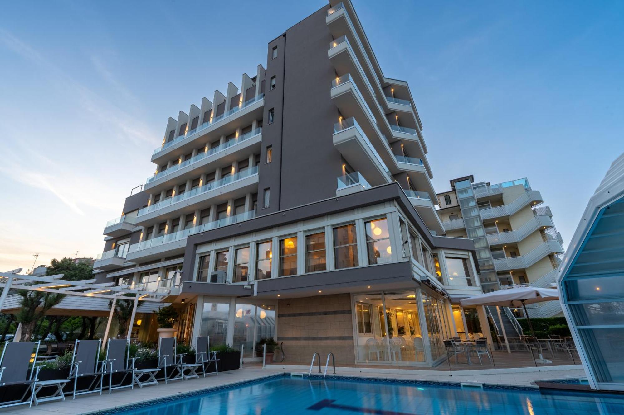 Hotel Majestic Milano Marittima Esterno foto
