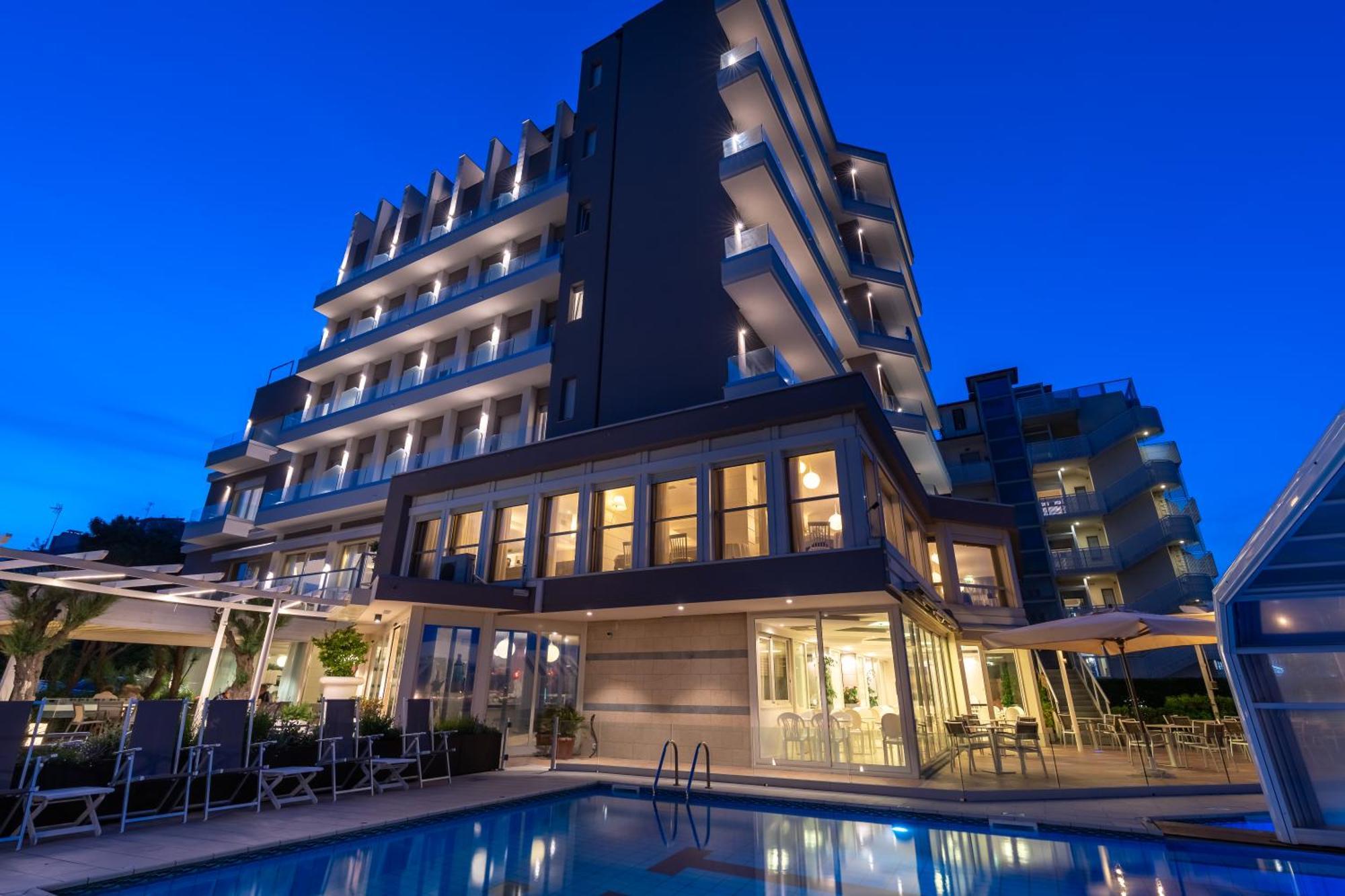 Hotel Majestic Milano Marittima Esterno foto
