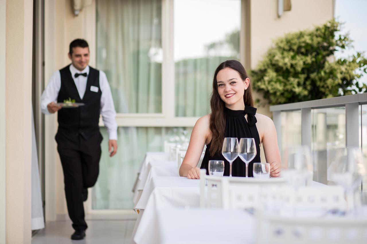 Hotel Majestic Milano Marittima Esterno foto